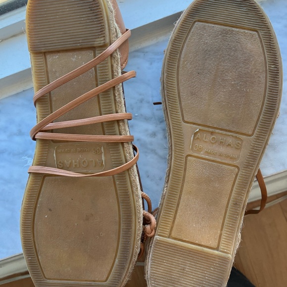 Alohas size 38 EUR size, brown leather, ties around ankle. - Picture 3 of 3